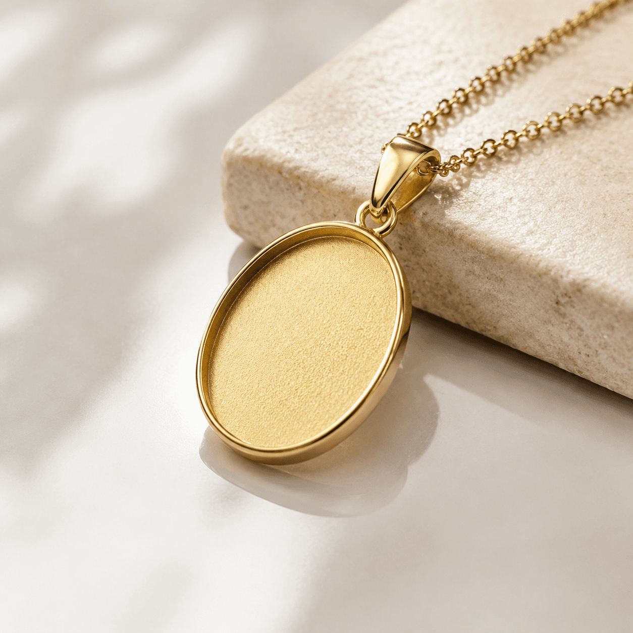 Custom Oval Bezel Pendant Blank: 316L Stainless Steel B2B Guide - Blog Header Image