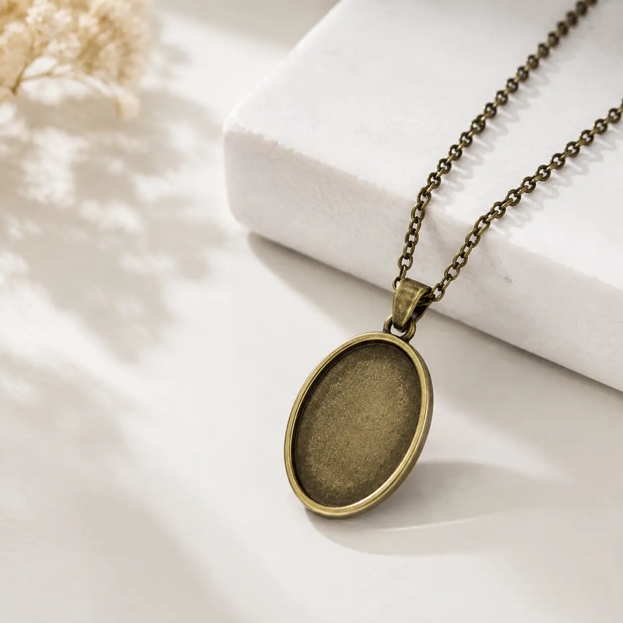 Oval Bezel Pendant Blank: OEM Stainless steel Charm | Lefeng - Blog Header Image