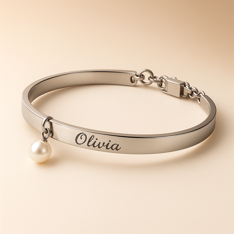 Why Dainty Romantic Bracelets with Personalized Engraving and Stainless Steel Pearl Charms are the Perfect Choice for Wholesale Jewelry Manufacturers 2 Why Dainty Romantic Bracelets with Personalized Engraving and Stainless Steel Pearl Charms are the Perfect Choice for Wholesale Jewelry Manufacturers