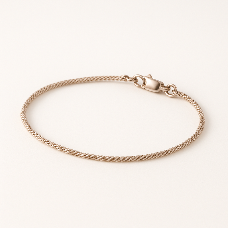 Dainty Romantic Bracelet Trends: Customization & Low-MOQ Solutions for Growing OEM/ODM Jewelry Brands