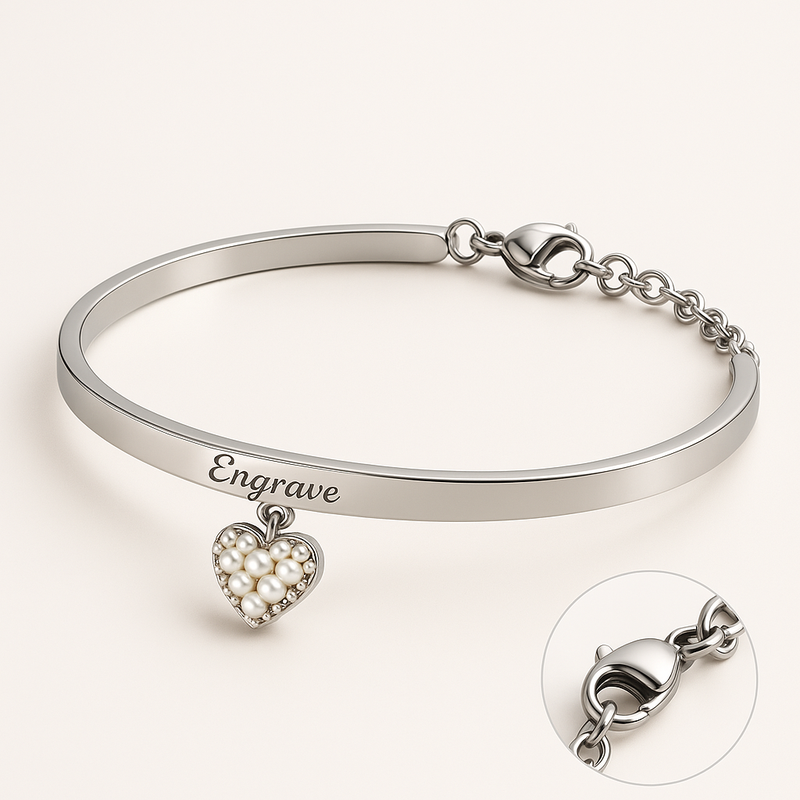Dainty Romantic Charm Bracelet: Customization and Wholesale Opportunities for Personalized Engraving Love Bracelets and Stainless Steel Pearl Heart Designs
