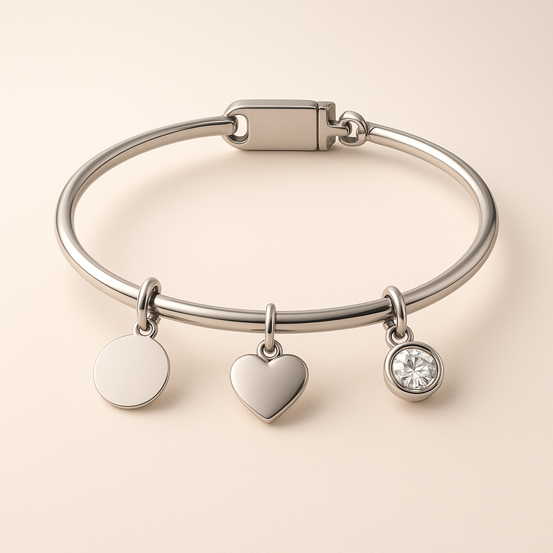 Dainty Romantic Charm Bracelet Trends: Customization, Durability, and Wholesale Opportunities for Personalized Stainless Steel Jewelry