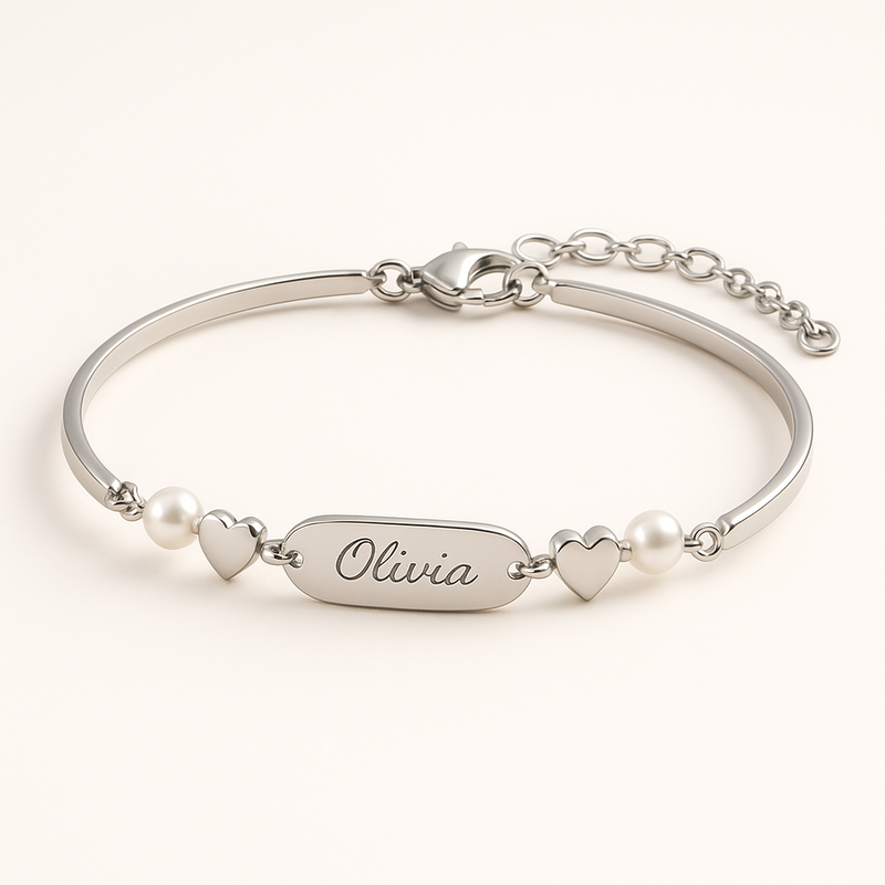 Elevate Your Jewelry Business with a Dainty Romantic Bracelet and Personalized Engraving Pearl Bracelets Featuring Stainless Steel Love Heart Charms
